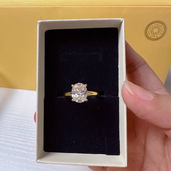 Oval Moissanite Ring in 18K Saudi Gold (Pawnable) - Picture 2 of 6
